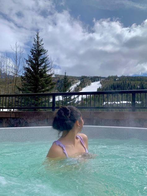 keystone colorado hot tub mountain skiing winter aesthetic colorado aesthetic snow scenery winter photoshoot inspiration Ski Trip Hot Tub, Hot Tub Snow Pictures, Hot Tub In The Snow, Winter Hot Tub Pictures, Snow Hot Tub, Winter Vacation Aesthetic, Hot Tub Pictures Poses, Winter Hot Tub, Travel Visionboard