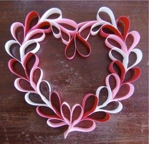 Saint Valentin Diy, Valentines Bricolage, Diy Valentines Day Wreath, Hantverk Diy, Heart Projects, Valentine Crafts For Kids, Diy Valentine, Valentine Day Wreaths, Heart Crafts