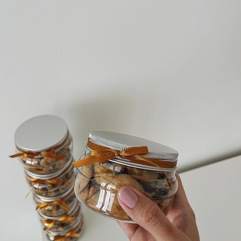 Cookie Bites Packaging, Mini Cookies In A Jar, Hampers Ideas Idul Fitri Cookies, Mini Hampers Ideas, Mini Cookies Packaging, Hampers Ideas Idul Fitri, Hampers Kue Kering, Mini Hampers, Cookie Gift Packaging