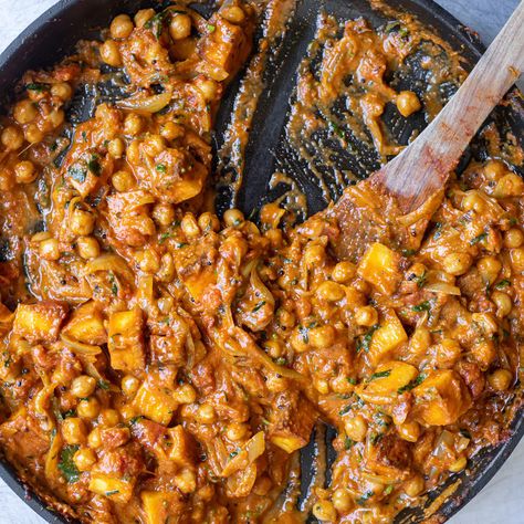 Mob — Chickpea and Paneer Curry Aubergine Curry, Paneer Curry Recipes, Saag Aloo, Paneer Curry, Chilli Paste, Chickpea Curry, Dinner Easy, Fenugreek Seeds, Jambalaya