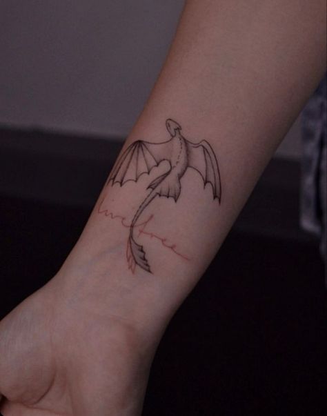 how to train your dragon tattoo Mini Toothless Tattoo, Toothless Outline Tattoo, Toothless Tattoo Small Outline, Httyd Minimalist Tattoo, Httyd Toothless Tattoo, Small Toothless Dragon Tattoo, Toothless Tattoo Ideas, Hip Dragon Tattoo, How To Train Your Dragon Tattoos