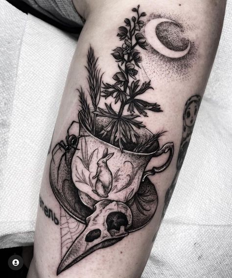 Faded Flowers, Nature Tattoo Ideas, Witchcraft Tattoos, Halloween Tattoos Sleeve, Teacup Tattoo, Hp Tattoo, Witch Tattoo, Gothic Tattoo, B Tattoo