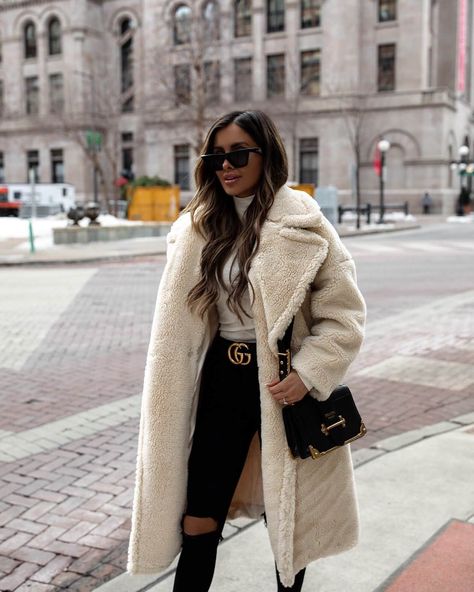 The Gucci belt is a street style favorite, and I'm sharing 10 ways to wear it in 2020. Click through to see more Gucci belt outfits, Gucci belt styling, fall outfit ideas, and shearling coat outfits. #fallootd #winteroutfits #gucci Gucci Belt Outfit, Dress Up Wardrobe, Winter Vacation Outfits, Mia Mia Mine, Vacation Outfits Women, Mia Mia, Business Casual Outfits For Women, Early Spring Outfits, Casual Work Outfits