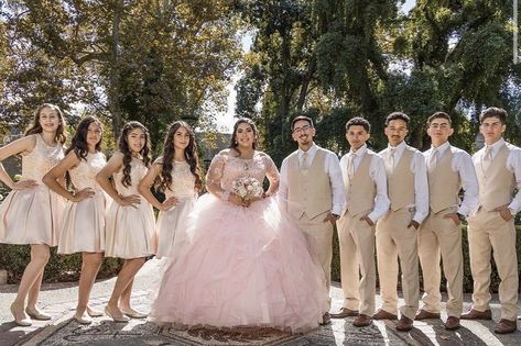 Chambelanes Champagne Suits, Beige Chambelanes Outfits Vaquero, Rose Gold Quinceanera Chambelanes Outfits, Dama And Chambelanes Photo Ideas, Dama Dresses For Quince Rose Gold, Damas And Quinceanera, Cream Chambelanes Outfits, Pink Quince Court Dresses, Quince Pictures With Chambelanes