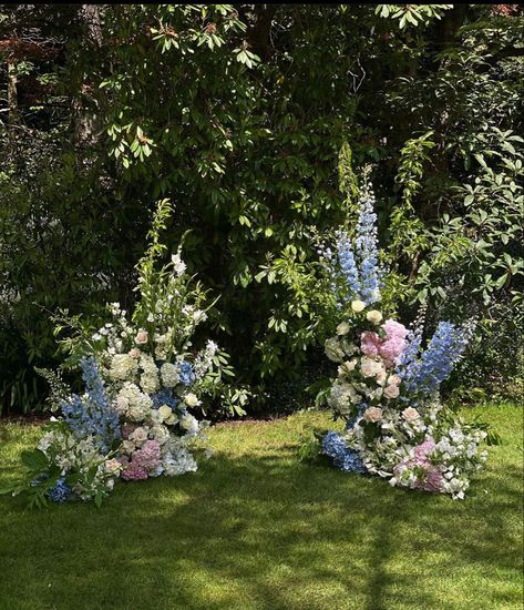 Deconstructed Arch, Alter Flowers, Anna May, Wedding Alters, Floral Arch Wedding, Altar Flowers, Photoshoot Wedding, Aisle Flowers, Wedding Backdrop Design