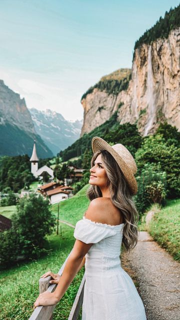 Switzerland Photo Poses, Switzerland Pose Ideas, Interlaken Photo Ideas, Switzerland Poses Photo Ideas, Interlaken Switzerland Summer Outfits, Summer Switzerland Outfits, Swiss Photoshoot, Switzerland Picture Ideas, Switzerland Outfit Ideas