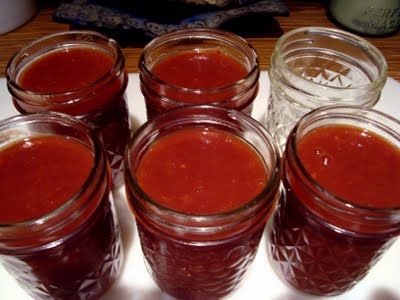 Chinese Plum Sauce- Eileen, check this ladies blog..... has canned everything!! Plum Sauce Recipe Chinese, Preserving Produce, Canning Plums, Plum Sauce Recipe, Chinese Sauce, Canned Plums, Tonights Dinner, Food Canning, Plum Recipes