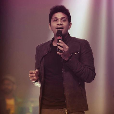 Singer Karthik Photos, Pradeep Kumar Singer, Karthik Singer, Disney Movies List, Movies List, Mahesh Babu, Cute Couple Wallpaper, Love Couple Photo, Face Photography