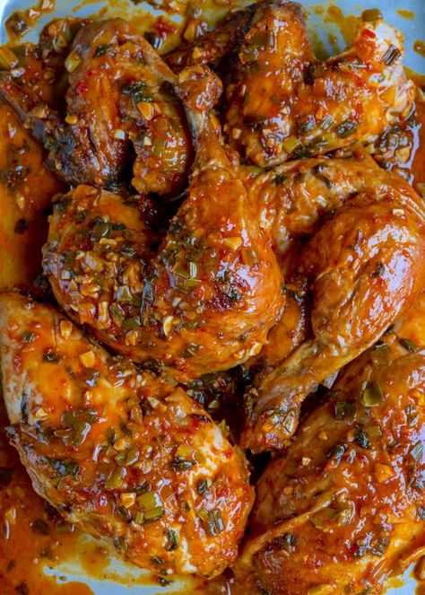 Spicy Lemon Garlic Chicken (Chicken Maison Copycat) Spicy Lemon Garlic Chicken, Spicy Roasted Chicken, Spicy Lemon Chicken, Awesome Sauce Chicken, Lemon Savory Recipes, Chili Garlic Chicken, Juicy Recipes, Continental Recipes, Spicy Chicken Salad