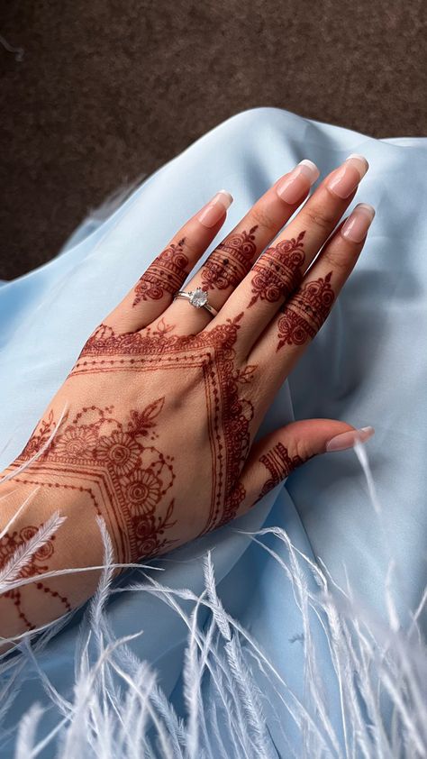 Eid, mendhi, henna, party, elegant henna, simple mendhi, eid mendhi, flower design Elegant Henna Designs, Henna Model, Eid Nails, Pink Henna, Aesthetic Eid, Eid Aesthetic, Henna Eid, Henna Pictures, Elegant Henna