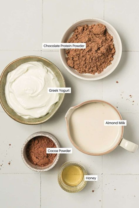 Greek Yogurt Milkshake, Chocolate Greek Yogurt Recipes, Chocolate Protein Powder Smoothie, Smoothie With Greek Yogurt, Yogurt Protein Shake, Oh Snap Macros, Greek Yogurt Smoothie Recipes, Greek Yogurt And Honey, Shake Protein