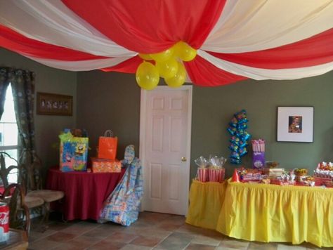 Big top out of dollar tree tablecloths Carnival Vbs, Circus Classroom, Tent Diy, Circus 1st Birthdays, Circus Party Decorations, Circus Birthday Party Theme, Big Top Circus, Curious George Party, Circus Carnival Party