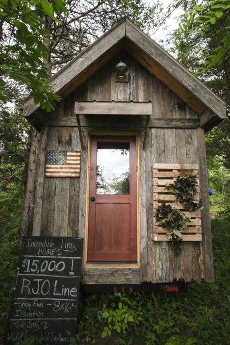 This Stunningly Artistic Woodsy Tiny House Starts at Just $15,000 8x16 Tiny House, Incredible Tiny Homes, Tiny Homes For Sale, Loft Layout, Small Cottages, Tiny House Bathroom, Tiny House Kitchen, Tiny Houses For Sale, Tiny House Interior