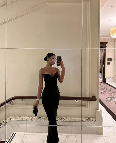 Corset Dress Birthday Outfit, New Years Dinner Outfit, 20th Birthday Dress Black Women, Black Outfits Birthday, Black Dinner Dresses Classy Elegant Long, Gala Outfits For Women Classy, Expensive Outfits Baddie, Classy Winter Dress, Dinner Date Outfit Black Women