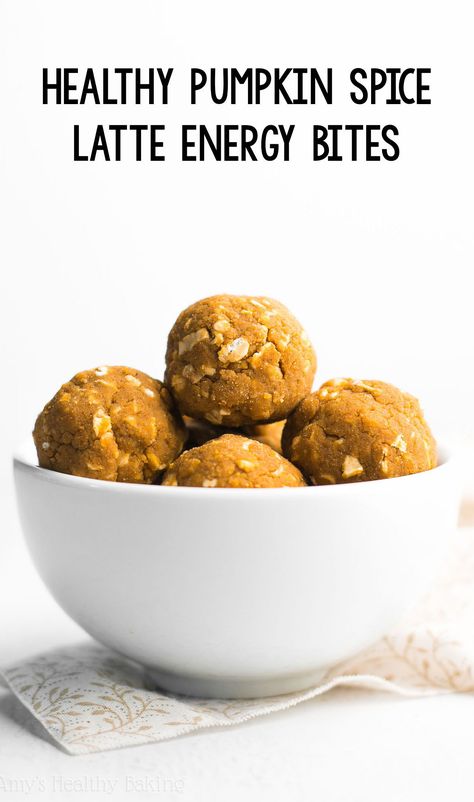 Healthy Pumpkin Spice Latte Energy Bites – they taste just like the Starbucks drink! Only 100 calories & 12g of protein! ♡ healthy no bake energy balls. easy vegan pumpkin energy balls. nut free no peanut butter protein energy balls. Energy Balls Nut Free, Pumpkin Energy Balls, Protein Energy Balls, No Bake Energy Balls, Energy Bite, Healthy Pumpkin Spice Latte, Energy Bites Healthy, Pumpkin Puree Recipes, No Bake Energy