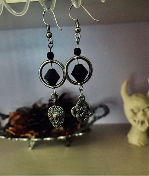 #diy #jewerly #earrings #gothicstyle #alt #handmadejewerly Alt Earrings Diy, Jewerly Earrings, Ears Pierced, Goth Earrings, Diy Earrings, Cute Earrings, Gothic Fashion, Handmade Earrings, Creative Ideas