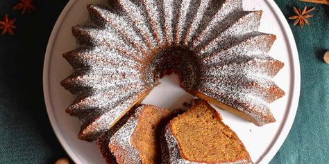 Gingerbread Bundt Cake, Xmas Cakes, Pound Cakes, Gingerbread Cake, Creative Desserts, Bundt Cakes Recipes, Bundt Cakes, Bundt Pan, Goulash