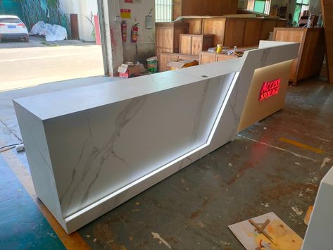 Custom Reception Desk — M2 Retail Counter Reception Design, Shop Counter Design Modern, Counter Design Shop Retail Stores, Store Counter Ideas, Receptionist Table, Reception Counter Design, Reception Designs, Kids Clothing Store Design, Shop Counter Design