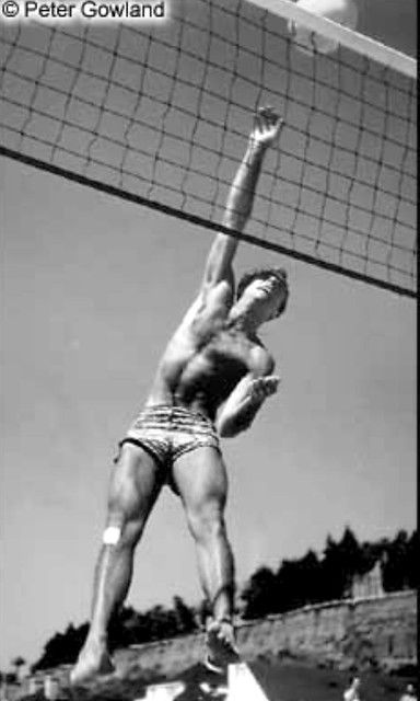 Peter Lawford playng beach volley ball in the late 1940s | Flickr Peter Gowland, Beach Volley Ball, 1940s Photos, Peter Lawford, Classic Actors, Beach Volley, Actor Studio, Santa Monica Beach, Old Hollywood Stars