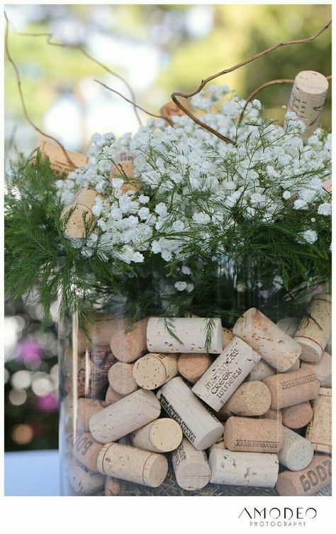 Wine Cork Wedding Decorations, Wine Cork Wedding, Wine Corks Decor, Cork Wedding, Shabby Chic Wedding Decor, Wedding Flowers Wildflowers, Wedding Themes Summer, Deco Champetre, Babies Breath