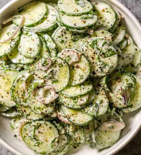 This Cucumber and Greek Yogurt Salad is a healthier take on the classic creamy cucumber salad. Herby, creamy and crisp, an easy side dish! Greek Yogurt Salad, Cucumber Yogurt Salad, Healthy Cucumber Salad, Iceberg Salad, Greek Cucumber Salad, Yogurt Salad, Greek Yogurt Dressing, Cucumber Yogurt, Creamy Cucumber Salad