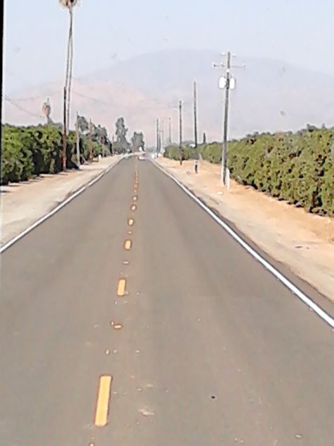 road ..central California Nostalgic Scenery, Pictures From The 60s, California Central Valley, Tulare California, Central Valley California, San Joaquin Valley, Central California, California Travel Road Trips, Central Valley