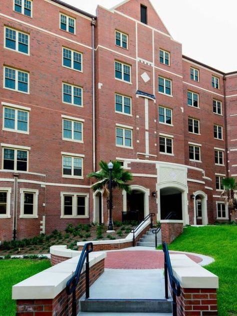 The Ultimate Ranking Of FSU Dorms - Society19 Fsu Dorm Room Ideas, Fsu Dorm Room, Fsu Aesthetic, Fsu Campus, Doorm Room Ideas, Fsu Dorm, College Goals, Freshman Dorm, Dorm Design