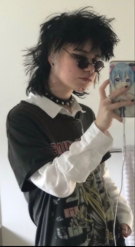 Emo Mullet Hair, Cute Trans Masc Haircuts, Edgy Nonbinary Hair, Masc Emo Haircut, Alt Hairstyles For Round Face, Trans Mullet Haircut, Enby Haircuts Short, Cool Masc Haircuts, Mullet Hairstyle Aesthetic