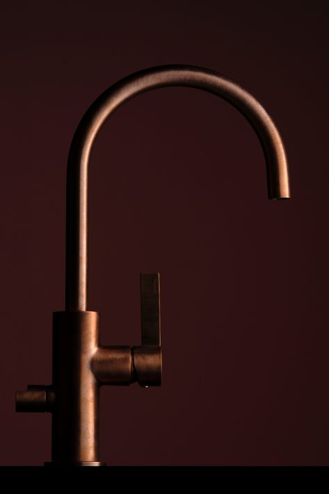 Tapwell kitchen tap ARM184 in Copper. #kitchentap #kitcheninspo #kitcheninspiration #copper #scandinaviandesign #tapwell #coppertap Copper Kitchen Tap, Antique Copper Kitchen Faucet, Copper Faucet Kitchen, Copper Kitchen Faucet, Kitchen Copper, Copper Hardware Kitchen, Black And Copper Kitchen, Copper Kitchen Faucets, Greige Kitchen