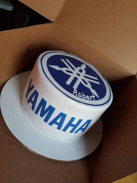 Yamaha Birthday Party, Yamaha Nails, Motor Cake, Bike Cakes, Bicycle Wedding, Cake Birthday Cake, 15 Birthday, Motorcycle Aesthetic, 2020 Fashion Trends