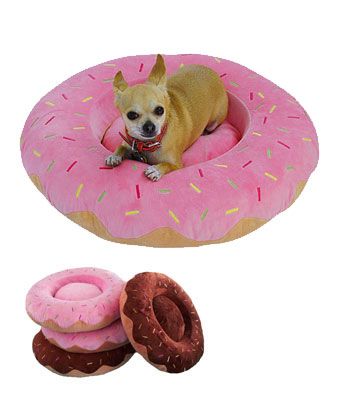 donut dog bed Friends Furniture, Animal Bed, Jelly Donut, Bed For Cats, Cama Pet, Donut Bed, Donut Dog Bed, Pet Style, Cats And Dogs