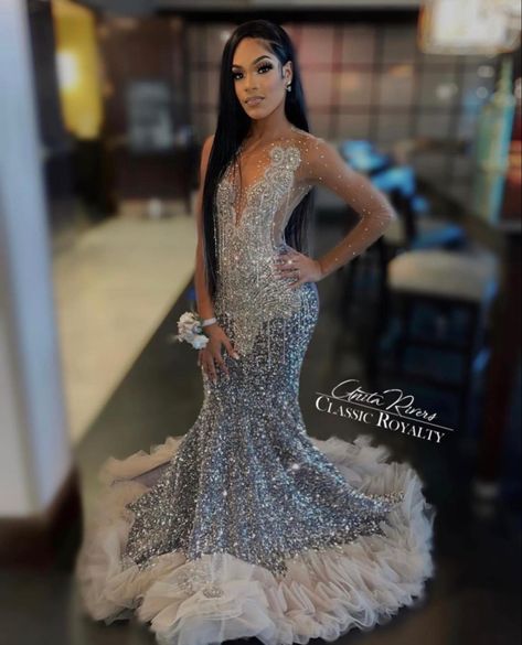 Silver And Pink Prom Dress, Pink Met Gala Dresses, Senior Brunch Outfit Ideas, Prom Dresses 2022 Black, Black And Silver Prom, Baddie Prom Dresses, Prom 2k23, Diamond Prom Dresses, Md Dresses