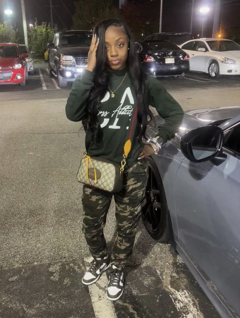 Army Green Dunks Outfit, Olive Green Dunks Outfit Women, Olive Green Dunks Outfit Black Women, Olive Green Outfit Black Women, Olive Green Jordan 4s Outfit, Medium Olive Dunks Outfit, Olive Green 4s Outfit, Olive Dunks Outfit, Olive Green Dunks Outfit