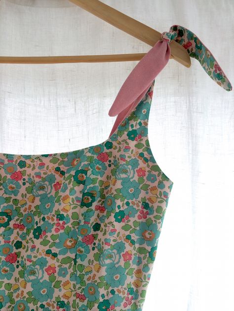 Something for the weekend - the Kim Dress tie strap hack – By Hand London--oh, the fabric!! Strap Dress Pattern, Tank Dress Pattern, Tie Strap Top, Tie Strap Dress, By Hand London, Teaching Sewing, Kim Dress, Pattern Hack, Upcycle Sewing