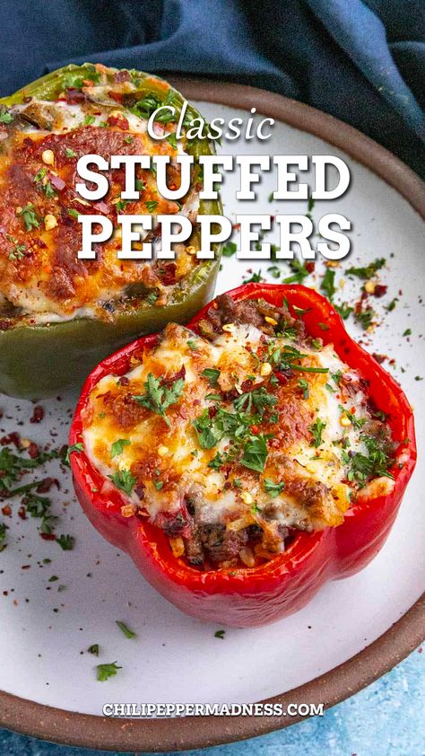 Classic Stuffed Peppers looking extremely delicious Classic Stuffed Peppers, Best Stuffed Pepper Recipe, Stuffed Bell Peppers Recipe, Seasoned Ground Beef, Ground Beef Rice, Beef Rice, Bell Pepper Recipes, Beef Recipes Easy, Peppers Recipes