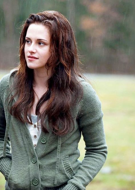 Bella Swan Hair, Bella Swan Aesthetic, Kristen Stewart Hair, Eva Hair, Bella Cullen, Twilight Pictures, California Outfits, Brand Color Palette, Love Your Hair