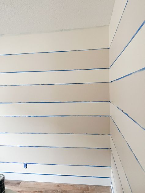 Gingham Wall Paint, Painting Gingham Pattern Diy, Plaid Walls Painted, Painting Plaid Walls, How To Paint Buffalo Plaid, Painted Plaid Wall, Plaid Walls, Hand Painted Accent Wall, Gingham Wall