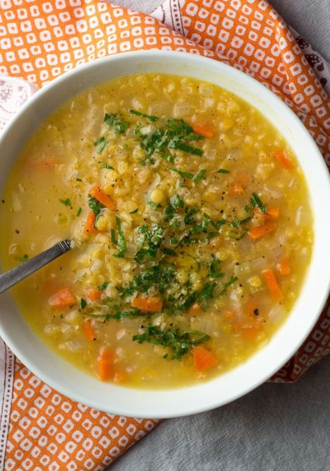 Lentil Soup No Tomatoes, Healthy Fall Soups, Red Lentil Soup Recipe, Holiday Roasts, Garlic Puree, Lentil Soup Recipes, Diner Recept, Red Lentil Soup, Fall Soups