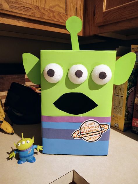 Alien Valentines Boxes, Disney Valentines Box Ideas, Toy Story Valentine Box Ideas, Candy Donation Box Ideas Halloween, Diy Party Boxes, Tissue Box Crafts, Toy Story Gifts, Kids Valentine Boxes, Valentine Card Box