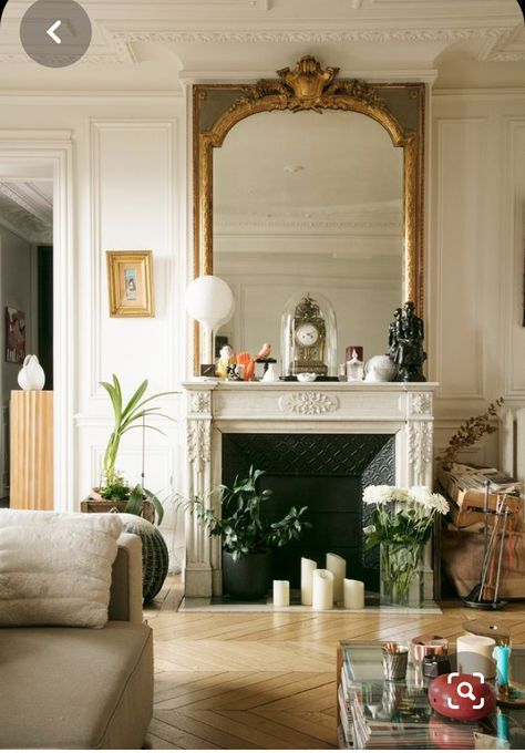 Fireplace Parisian, Parisian Style Home, Parisian Living Room, Paris Interiors, Parisian Decor, Parisian Interior, Mirror On The Wall, Parisian Apartment, Living Room Mirrors