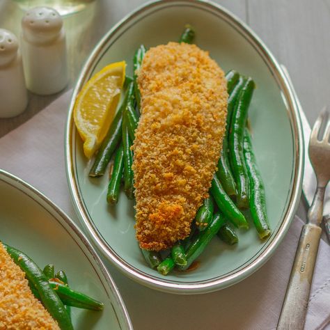 This easy recipe for baked tilapia uses panko bread crumbs and takes 15 minutes in the oven. Baked Whole Fish, Breaded Tilapia, Oven Baked Tilapia, Healthy Tilapia, Baked Tilapia Recipes, Roasted Halibut, Salt Seasoning, Tilapia Recipe, Fish Recipes Baked