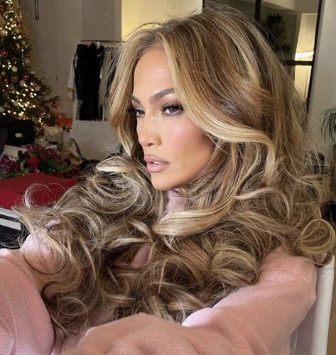 Jlo's Hair Color, Jennifer Lopez Hair Color Balayage, Blonde Bombshell Hair, Jlo Hair Colors, Jennifer Lopez Hair Color, Mary Phillips, Jlo Hair, Fancy Ponytail, Jennifer Lopez Hair