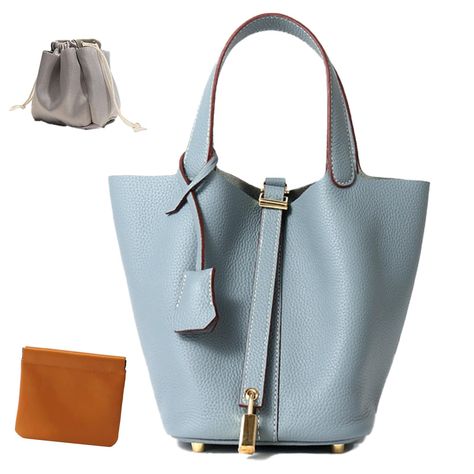 Ladies Leather Bags, Bucket Bags, Travel Shopping, Folding Umbrella, Handbags Leather, Personalized Tote Bags, Leather Bag Women, Work Travel, Color Khaki