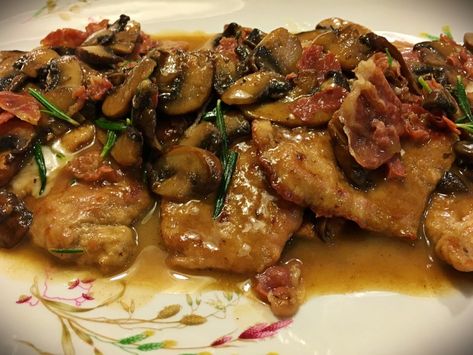 Veal Vermouth Scallopine Scallopini Recipes, Veal Scallopini Recipes, Salt And Pepper Recipes, Veal Marsala, Veal Recipes, Main Course Dishes, Italian Pasta Recipes, I Am Pretty, Peppers Recipes