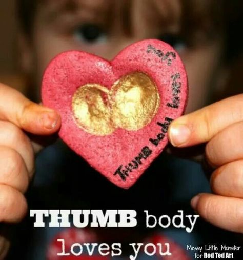 Thumb Body Loves You Diy Christmas Gifts For Parents, Dough Crafts, Mens Valentines Day Gifts, Salt Dough Crafts, Red Ted Art, Valentines Day For Men, Christmas Gifts For Parents, February Valentines, Preschool Valentines