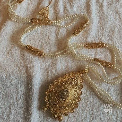 Algerian Wedding, Algerian Jewelry, Algerian Recipes, Wedding Clothes, Jewelry Essentials, Weeding, Wedding Outfit, Gold Jewelry, Vision Board