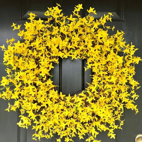 Front Door Yellow, Easter Wreaths For Front Door, Modern Farmhouse Wreath, Forsythia Wreath, Branch Wreath, Yellow Wreath, Summer Decorations, Easter Wreath Diy, Floral Arranging