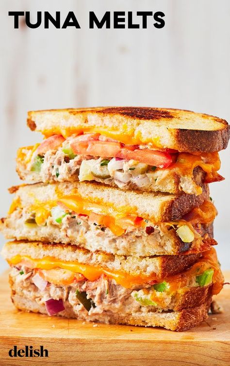 Melts Sandwich, Sandwich Melts, Tuna Melt Sandwich, Sandwich Cheese, Tuna Melt Recipe, Panini Recipes, Melt Recipe, Tuna Melt, Sandwich Ideas