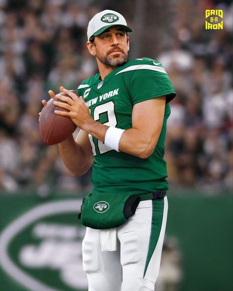 Aaron Rodgers Jets, Aaron Rogers, I Got A Man, Chico California, Nfl Player, Ny Jets, Aaron Rodgers, American Football Players, Football Field