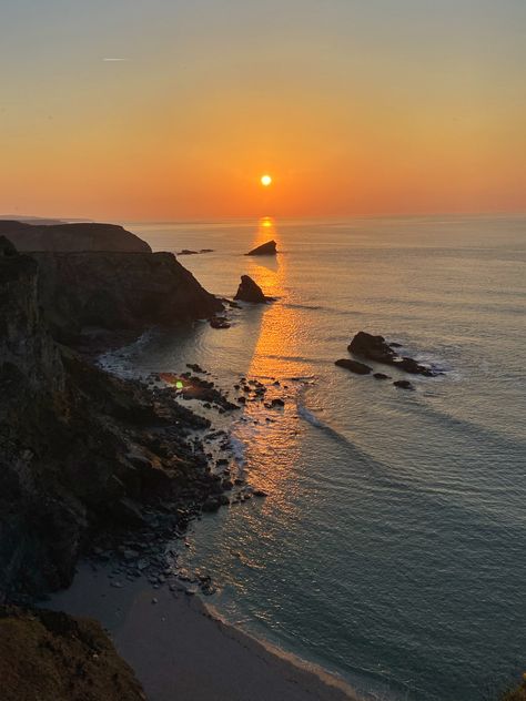 Hiking the South west coastal path Portreath to St Agnes South West England, St Agnes Cornwall, Portreath Cornwall, Coastal Photos, Southwest Vibes, England Aesthetic, South West Coast Path, St Agnes, West England